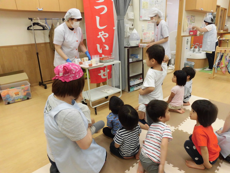 今日はなんと！ゼリー屋さんがきたよ💛