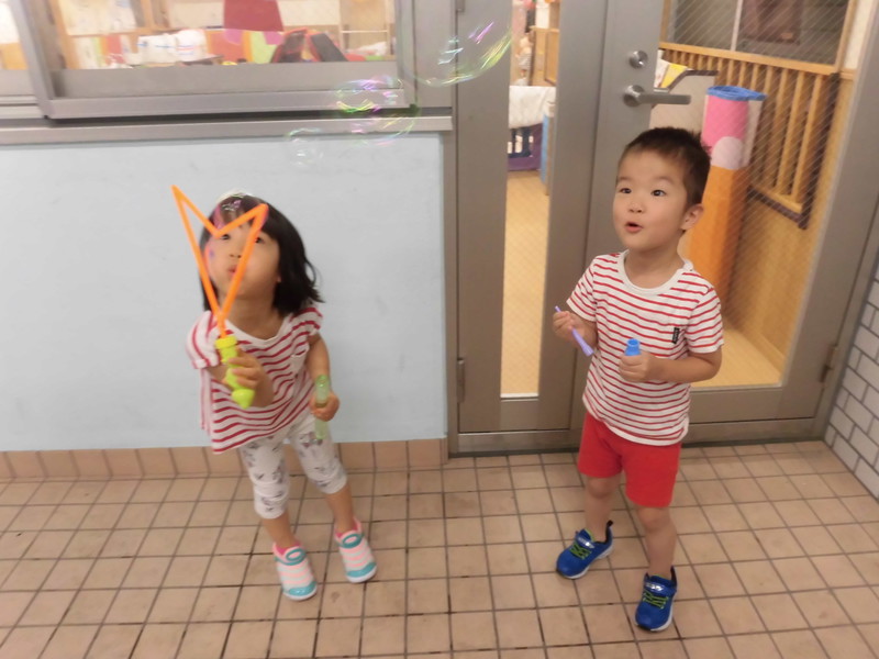  おっきなシャボン玉できたよ.。o○