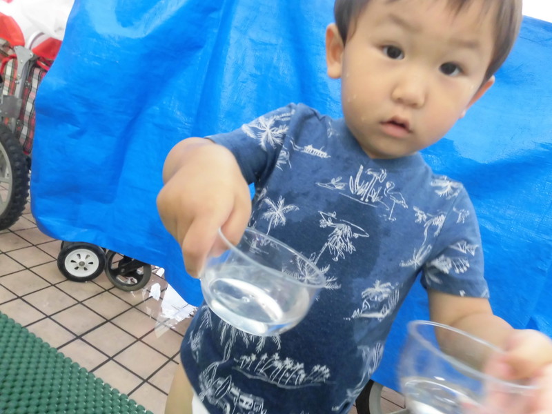  お水どうぞ〜♪