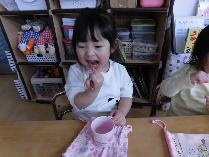  大好きな歯磨きの時間☆