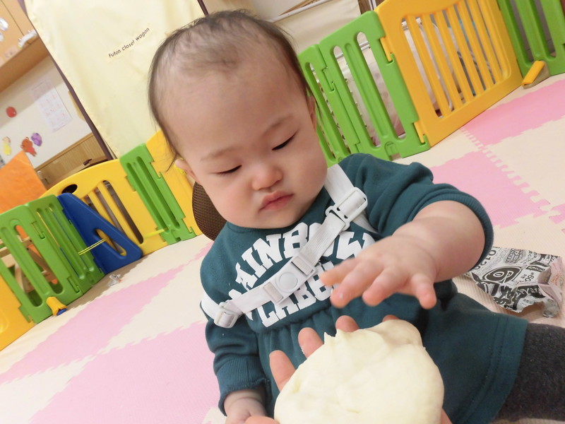 小麦粉粘土の感触・・・不思議だね😲✨