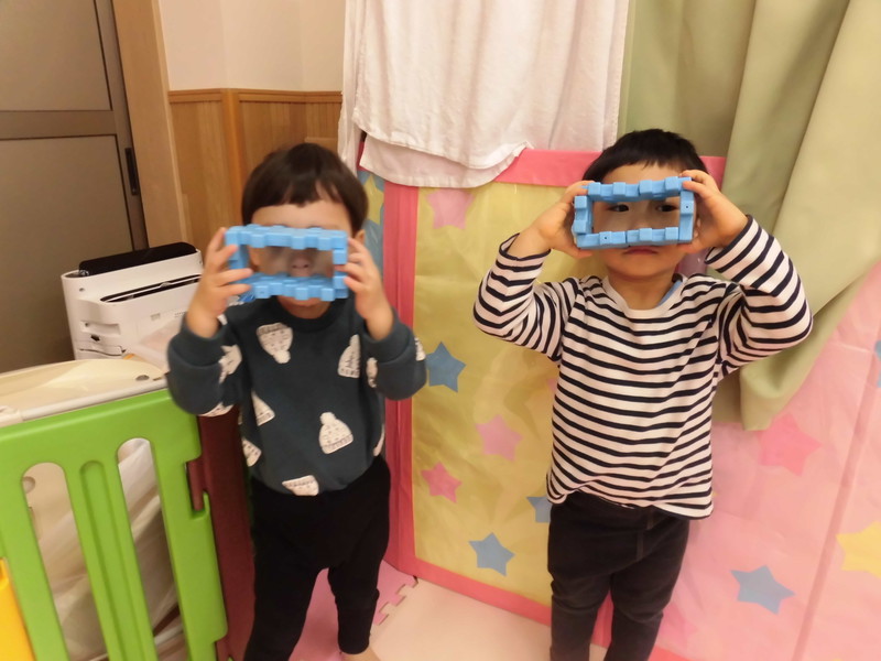  のぞくと何が見えるかな👀