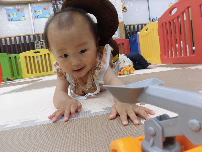  おもちゃのとこまではいはい👶✨