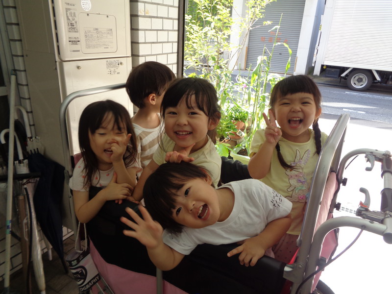  みんなでシャボン玉するよ😊