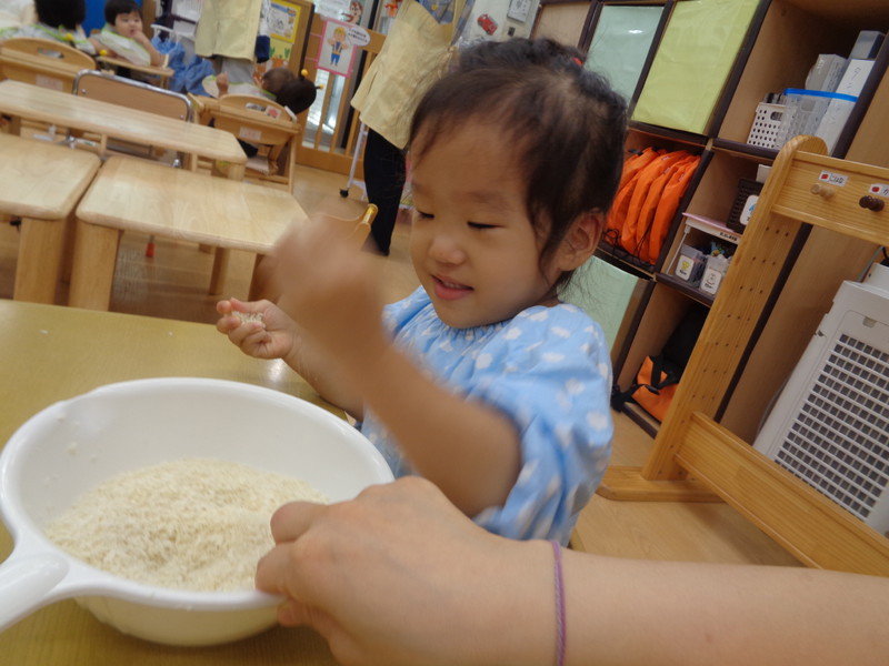  パン粉粘土にぎにぎ🎵
