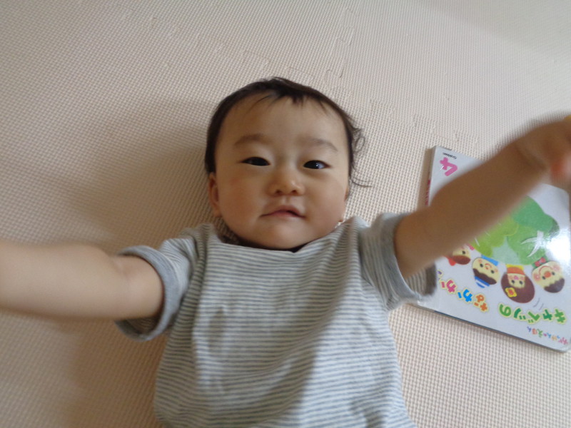  ごろり〜ん👶