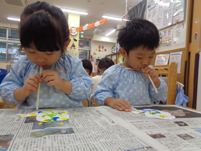  吹き絵もして素敵な模様に👻