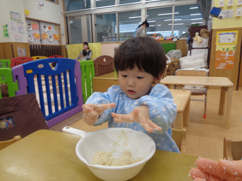  パン粉の粘土不思議だね🍞