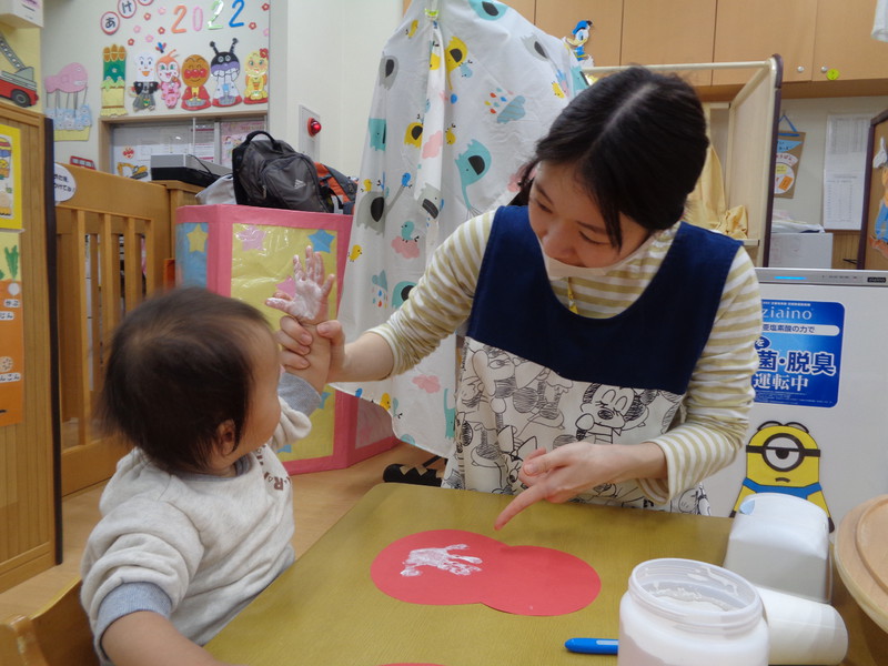 手形ぺったんしたよ😊