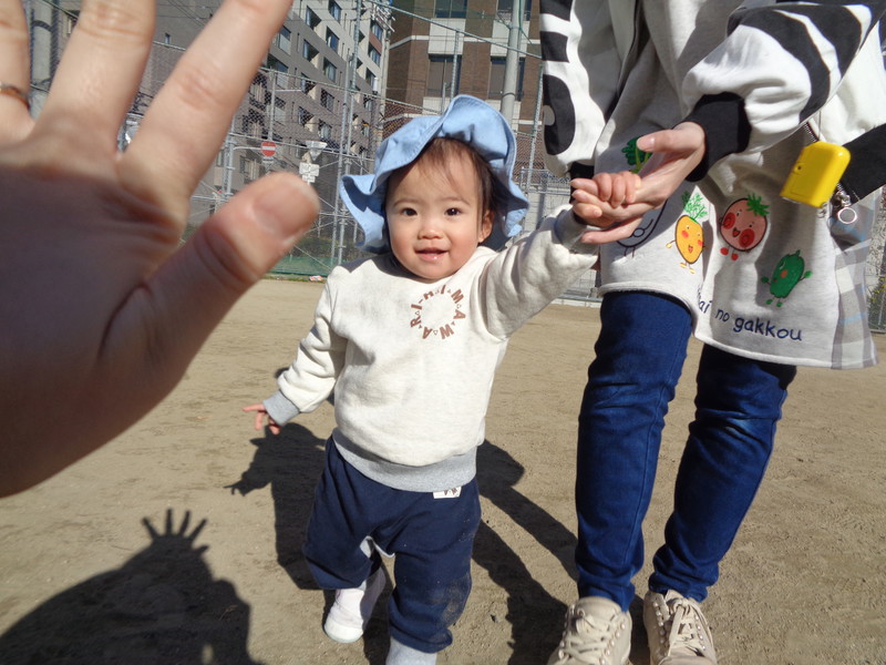 お外で歩くと気持ち良いね🌞